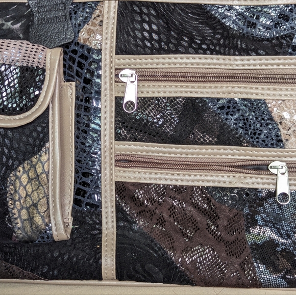 Vintage leather patchwork shoulder bag! - Picture 2 of 8